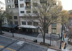 
                                	        565 Peachtree Street (The Reynolds)
                                    